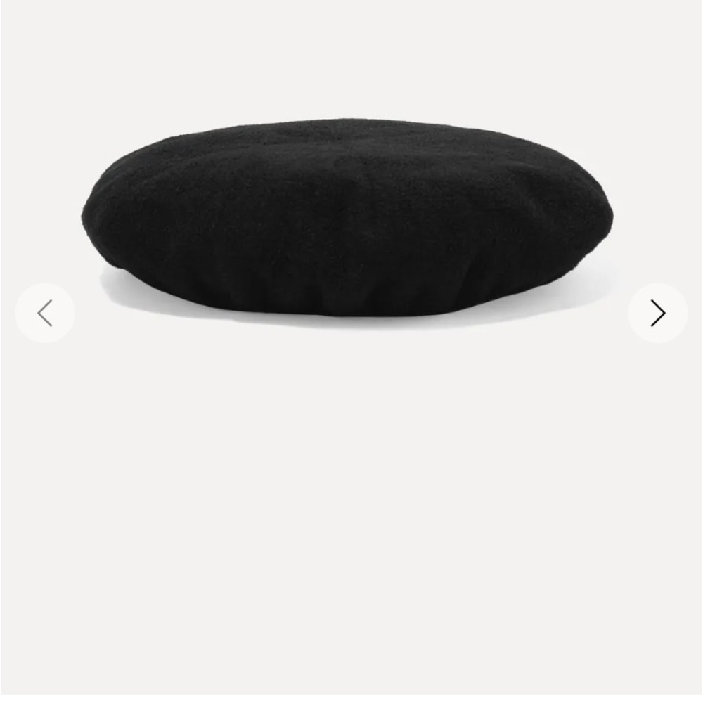 Alaïa's Velour beret size medium